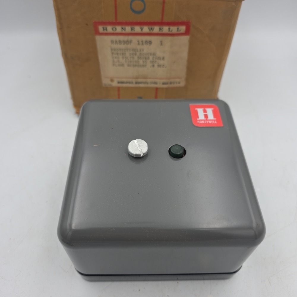 HONEYWELL RA890F FLAME SAFEGUARD PROTECTOR RELAY RA890F 1189